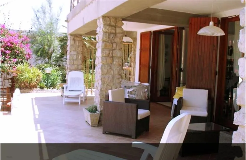 Villa Flavia direttamente sul mare con terrazza incantevole per 6 persone Alghero 0*,  Italia