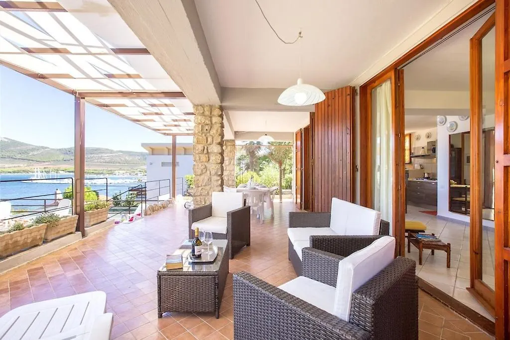 Villa Flavia direttamente sul mare con terrazza incantevole per 6 persone Alghero Casa vacanze